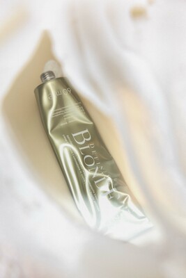 Definite Blonde 10.96 pearl blonde cendré violet